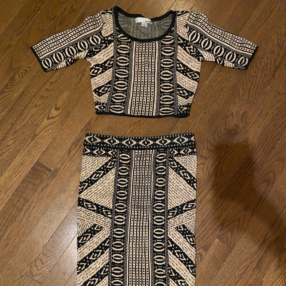 Solemio 2 piece set sz medium